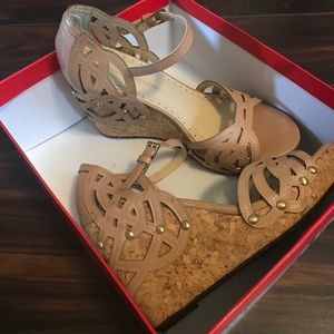 Adrienne Vittadini Beige Wedges